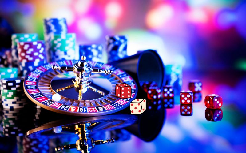 Người chơi Tài Xỉu theo dõi nhịp cầu trước khi vào tiền